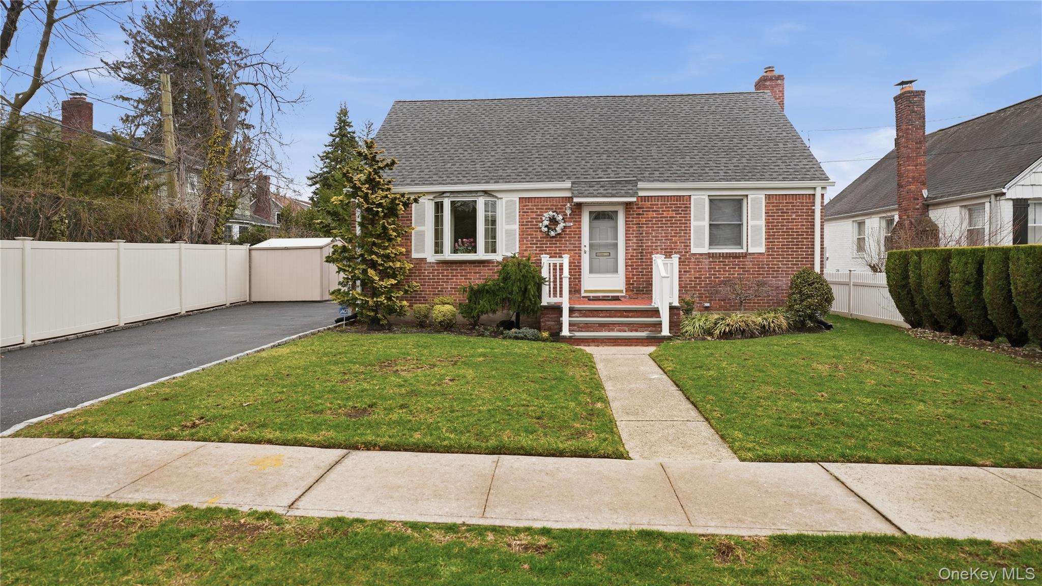 358 Kensington Road S, Garden City South, NY 11530