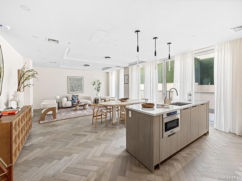 78-29 Austin Street # TH4, Forest Hills, NY 11375