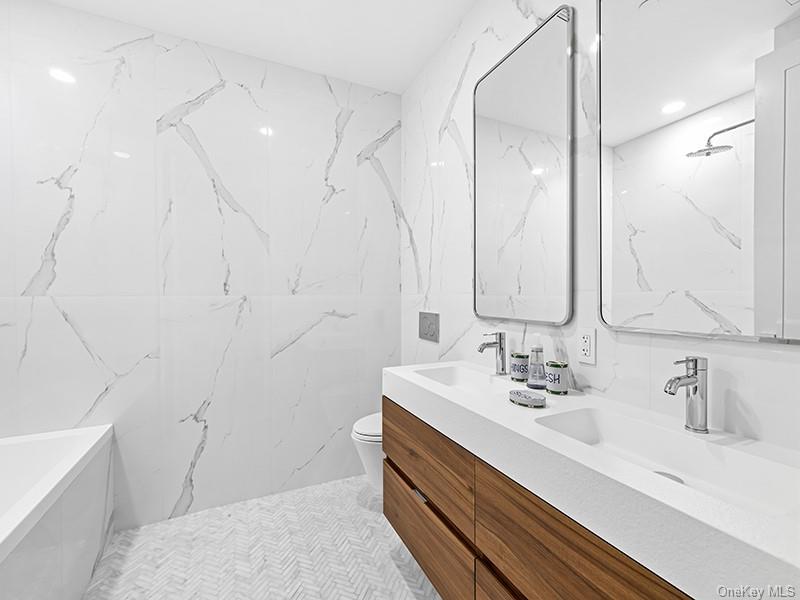 78-29 Austin Street # TH4, Forest Hills, NY 11375