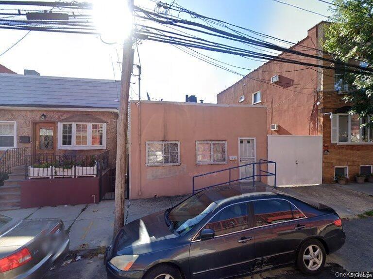 33-73 10th, Long Island City, NY 11106