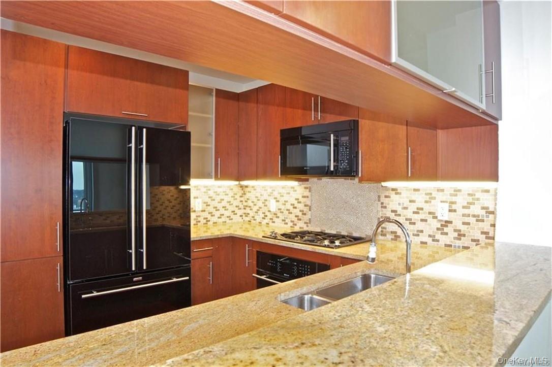 175 Huguenot Street # 2207, New Rochelle, NY 10801