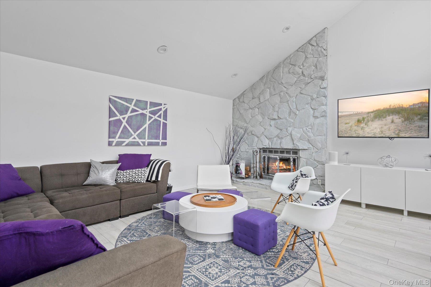 5 Lakewood Lane, Quogue, NY 11959