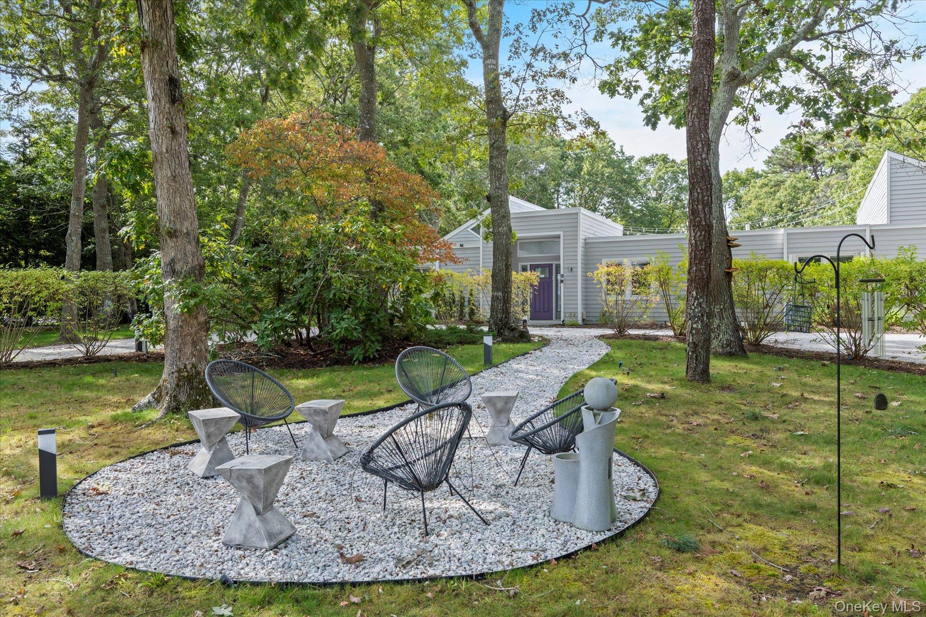 5 Lakewood Lane, Quogue, NY 11959