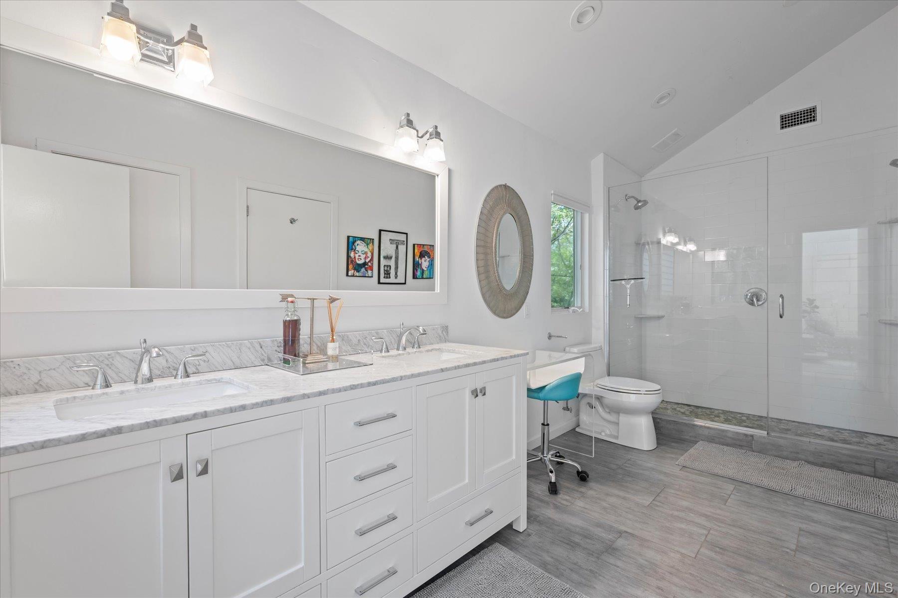 5 Lakewood Lane, Quogue, NY 11959