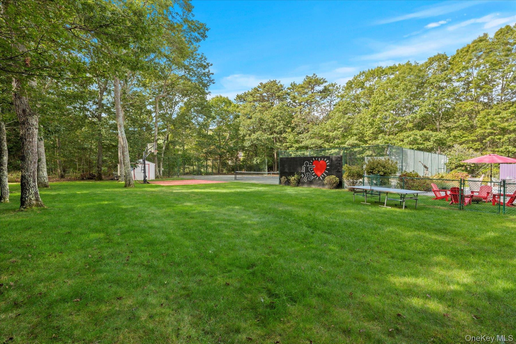 5 Lakewood Lane, Quogue, NY 11959