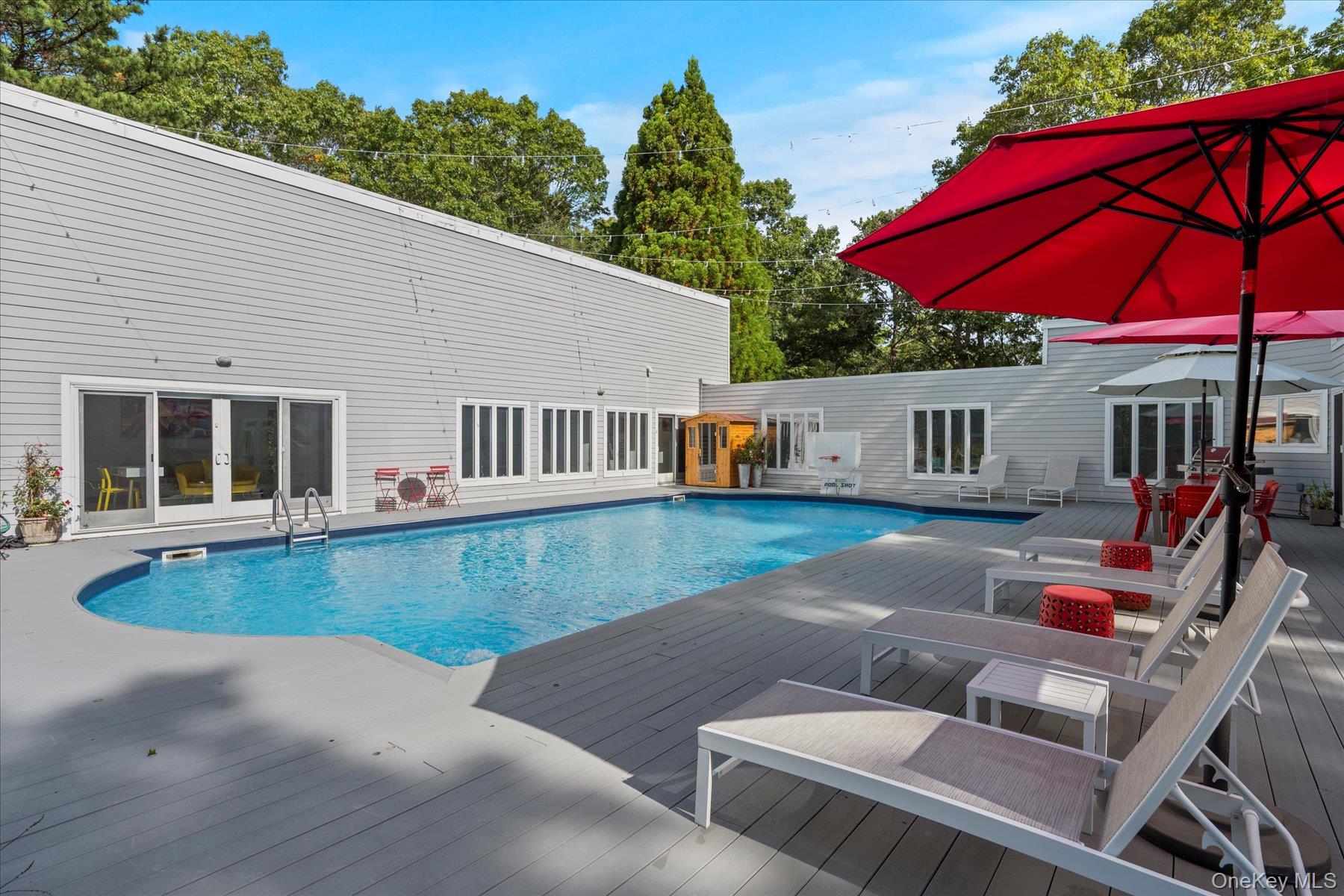 5 Lakewood Lane, Quogue, NY 11959