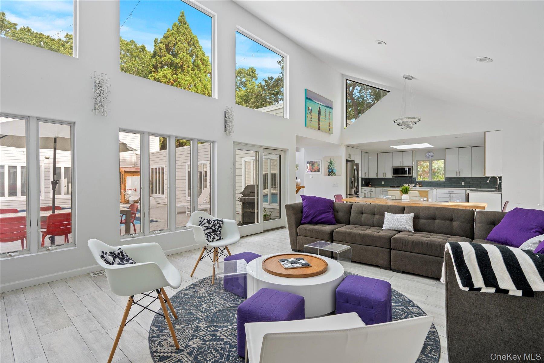 5 Lakewood Lane, Quogue, NY 11959