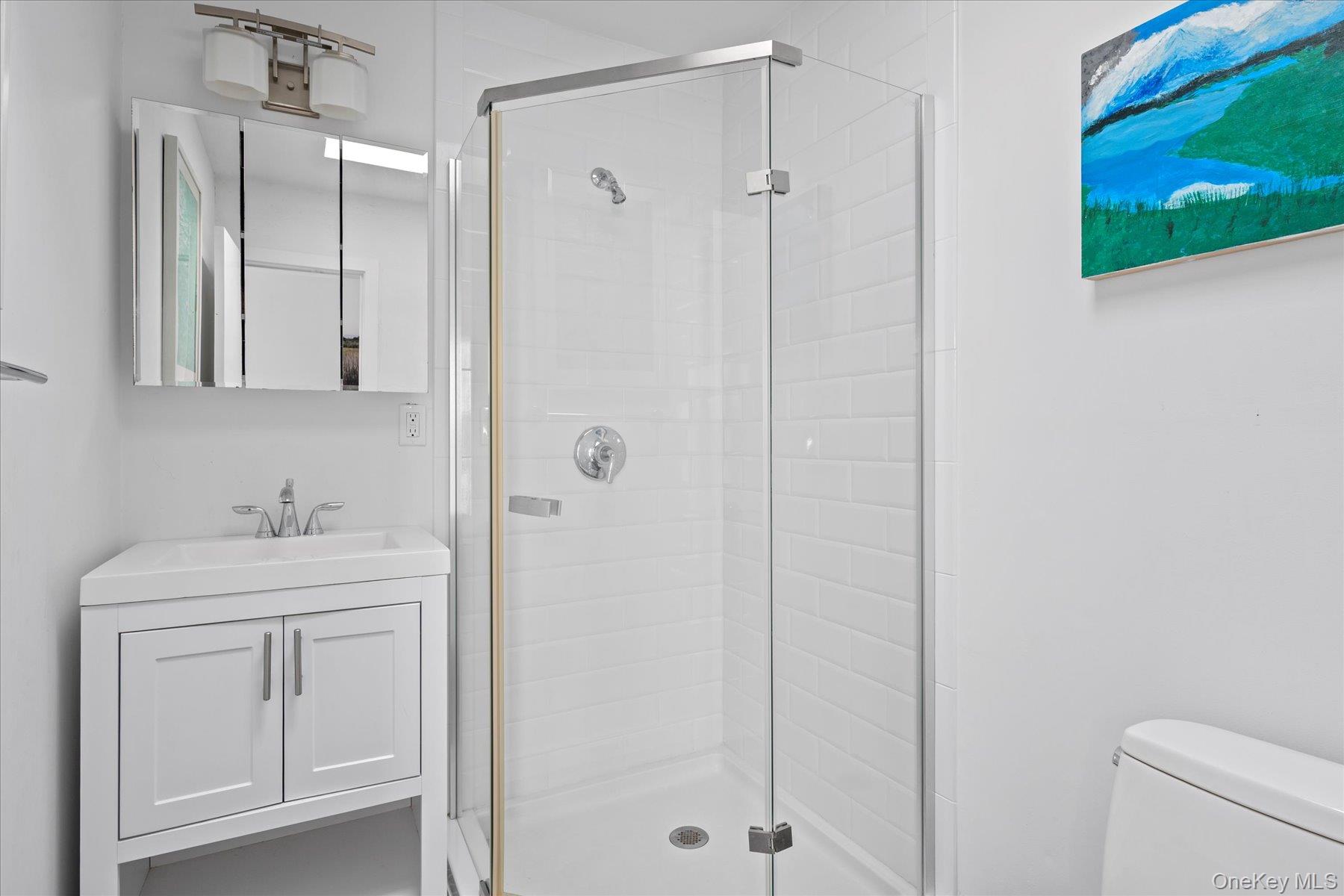 5 Lakewood Lane, Quogue, NY 11959