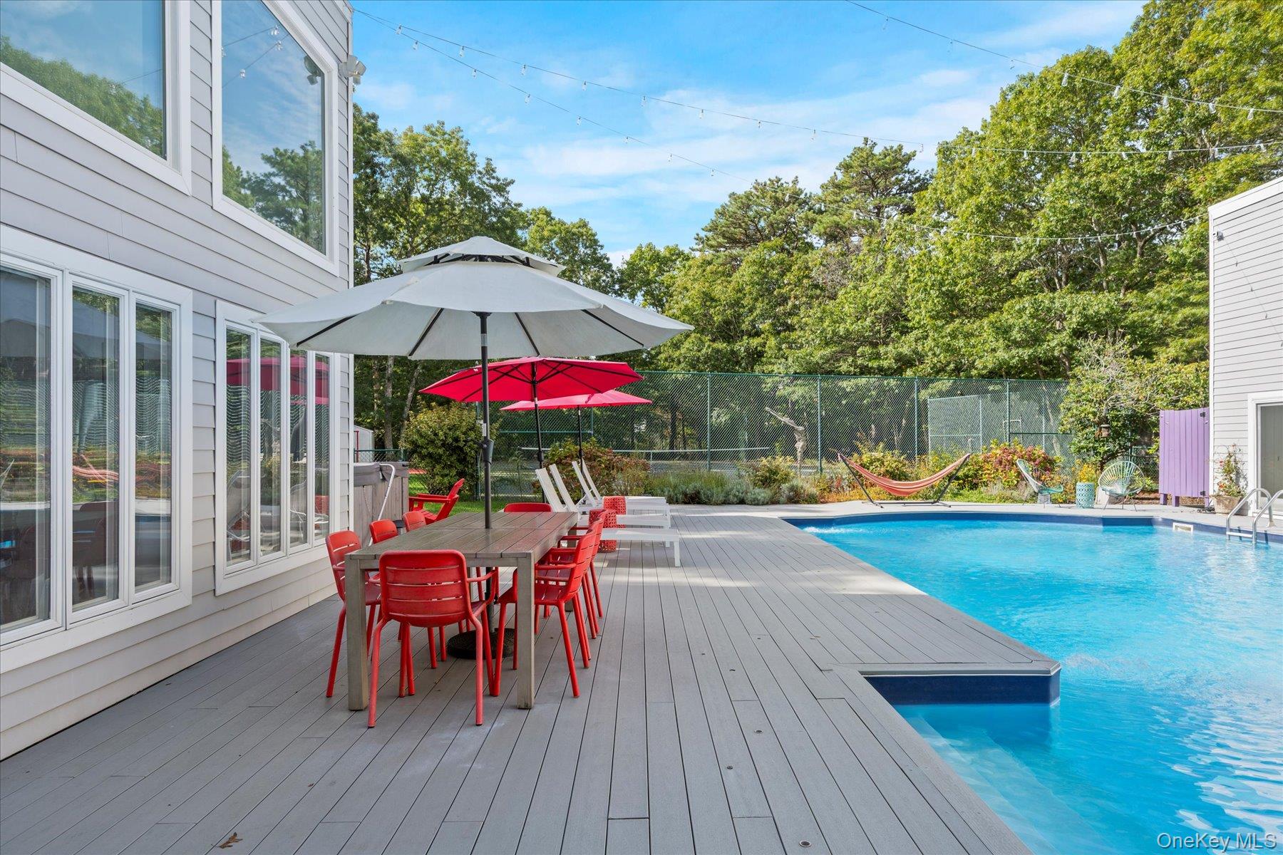 5 Lakewood Lane, Quogue, NY 11959