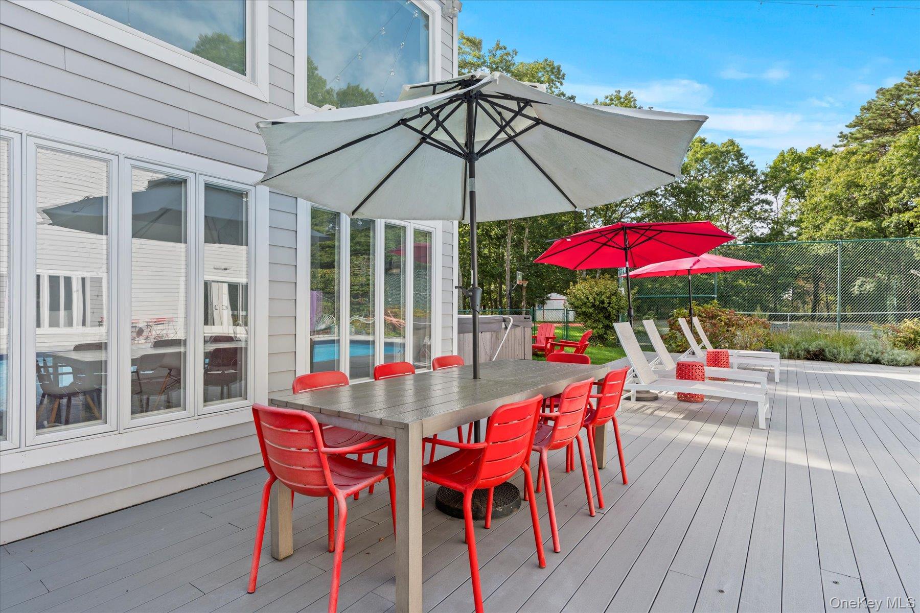 5 Lakewood Lane, Quogue, NY 11959