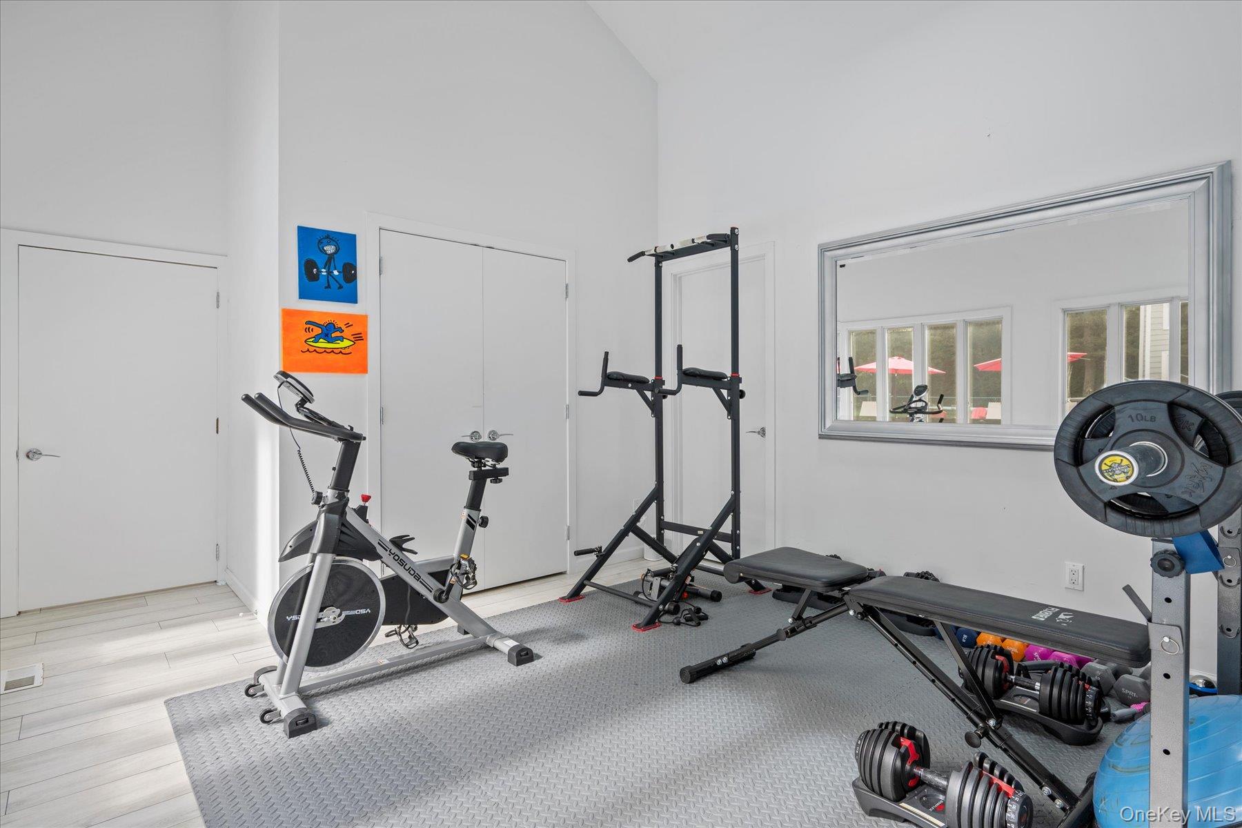 5 Lakewood Lane, Quogue, NY 11959