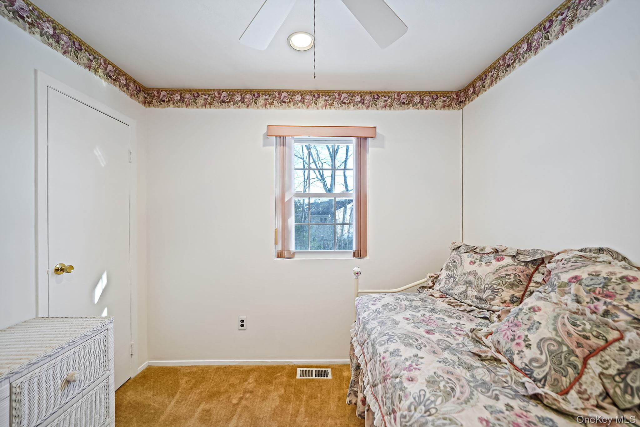 8 Huntington Commons # 8, Yaphank, NY 11980