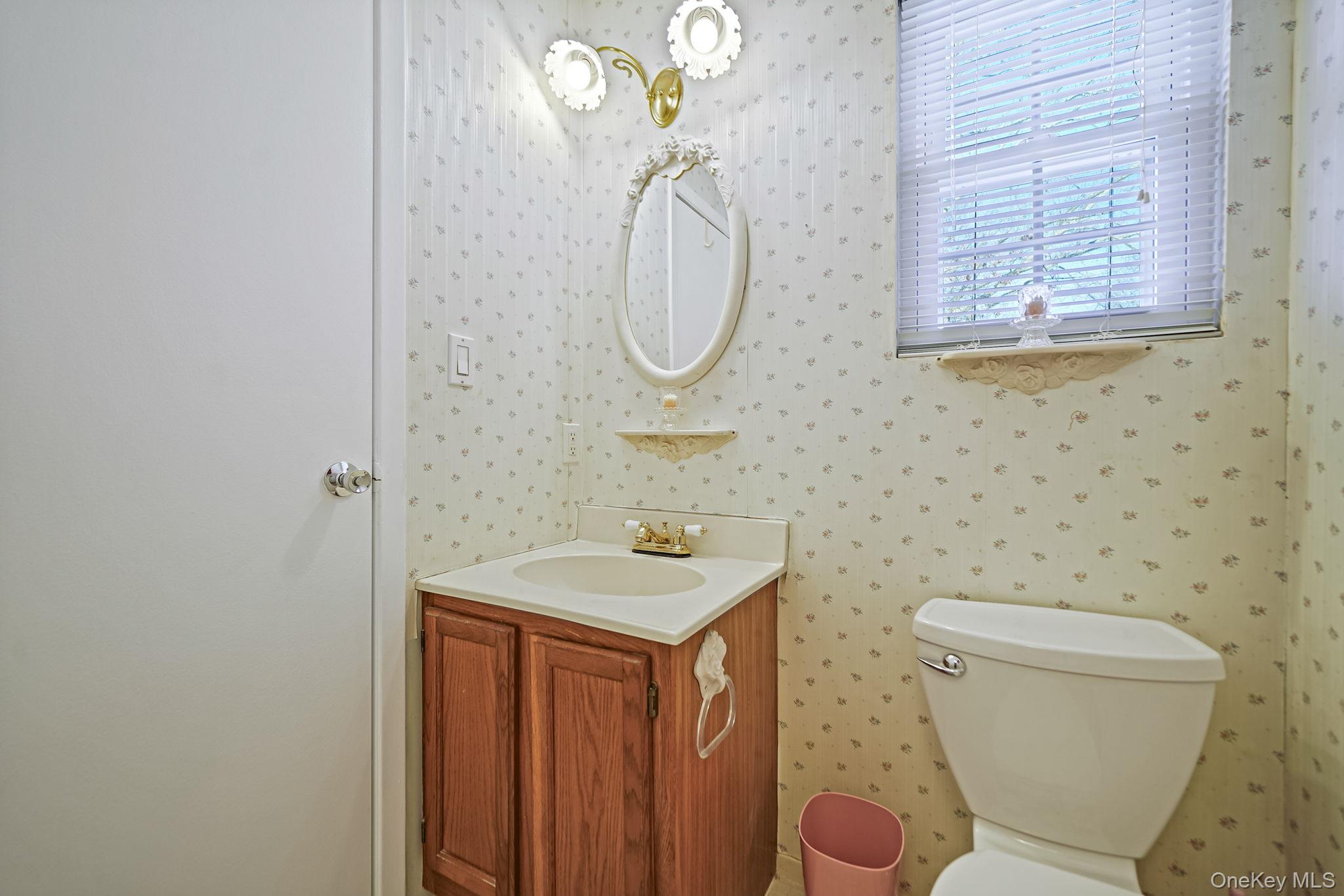 8 Huntington Commons # 8, Yaphank, NY 11980