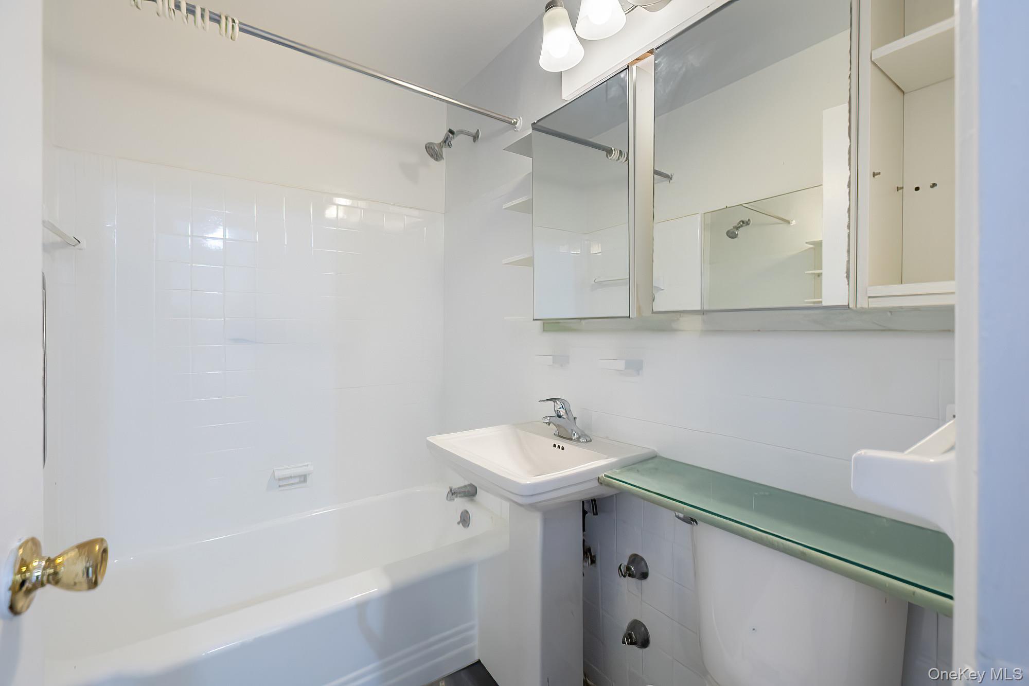 80 Knolls Crescent # 6M, Bronx, NY 10463