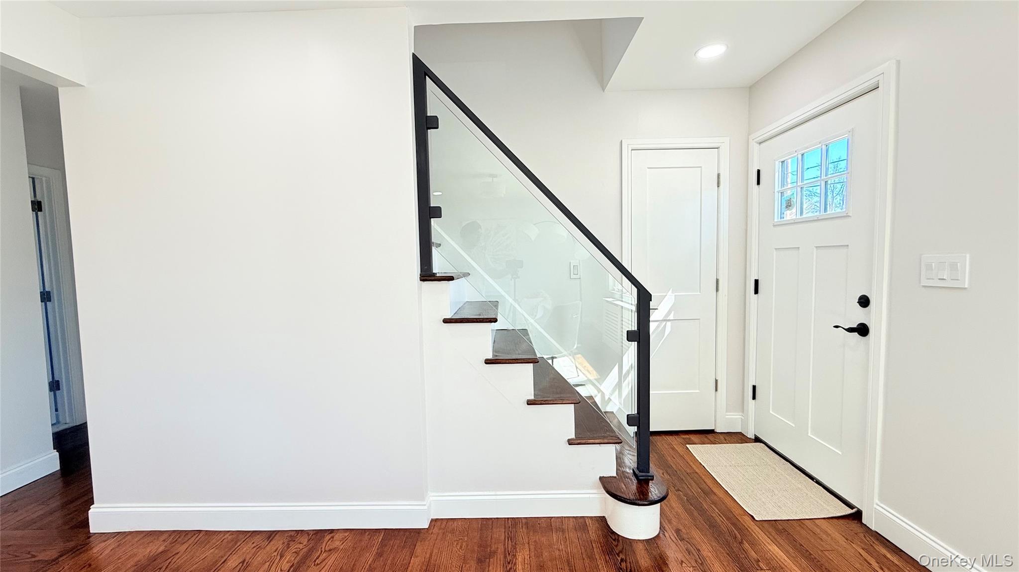 122 6th Street, Hicksville, NY 11801