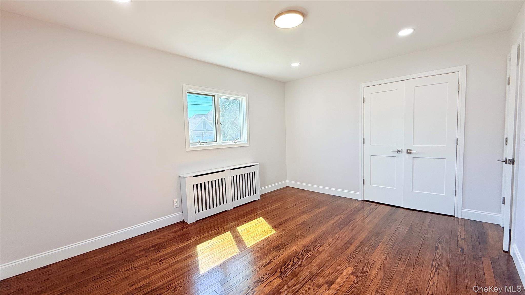 122 6th Street, Hicksville, NY 11801