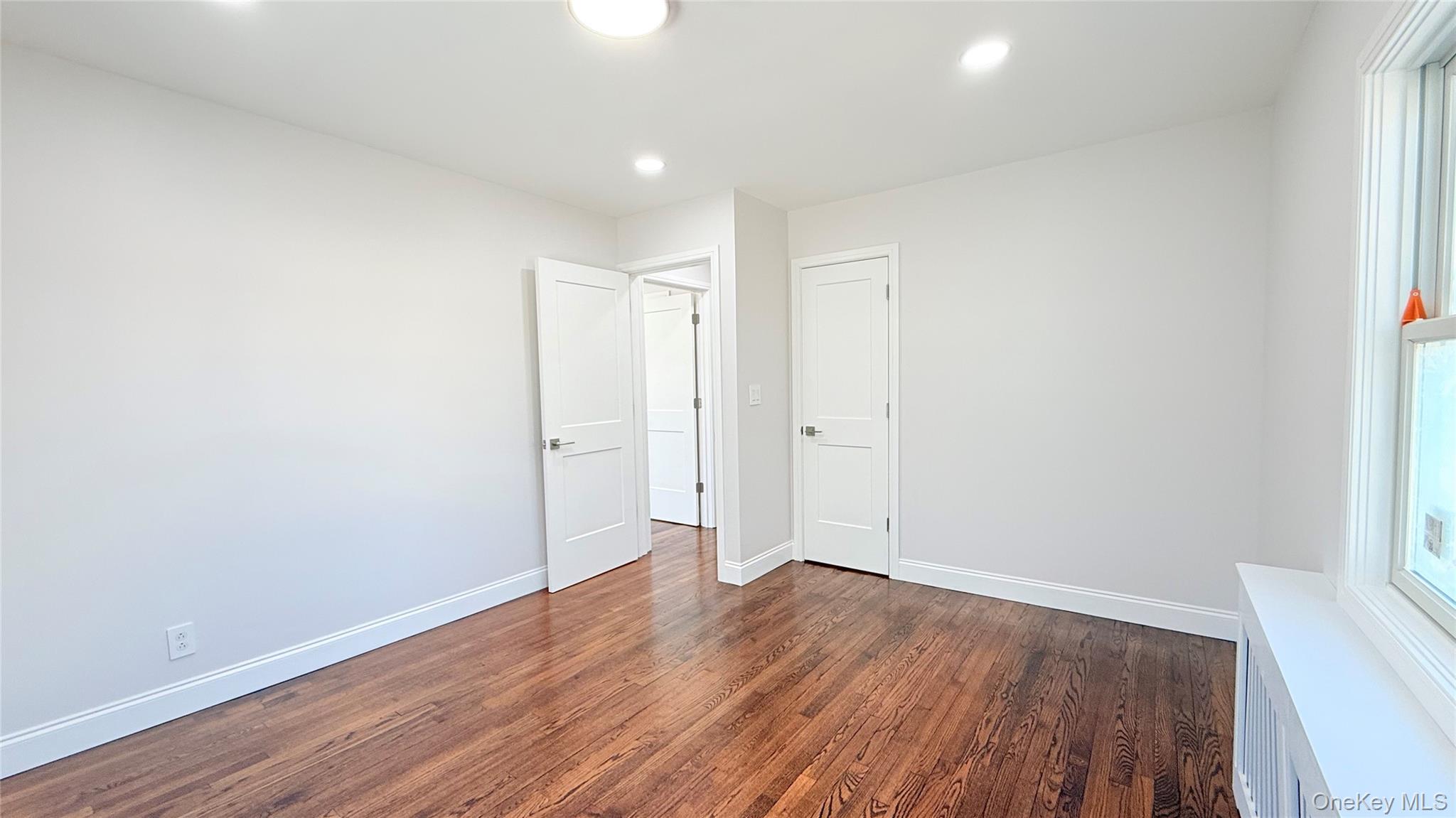 122 6th Street, Hicksville, NY 11801