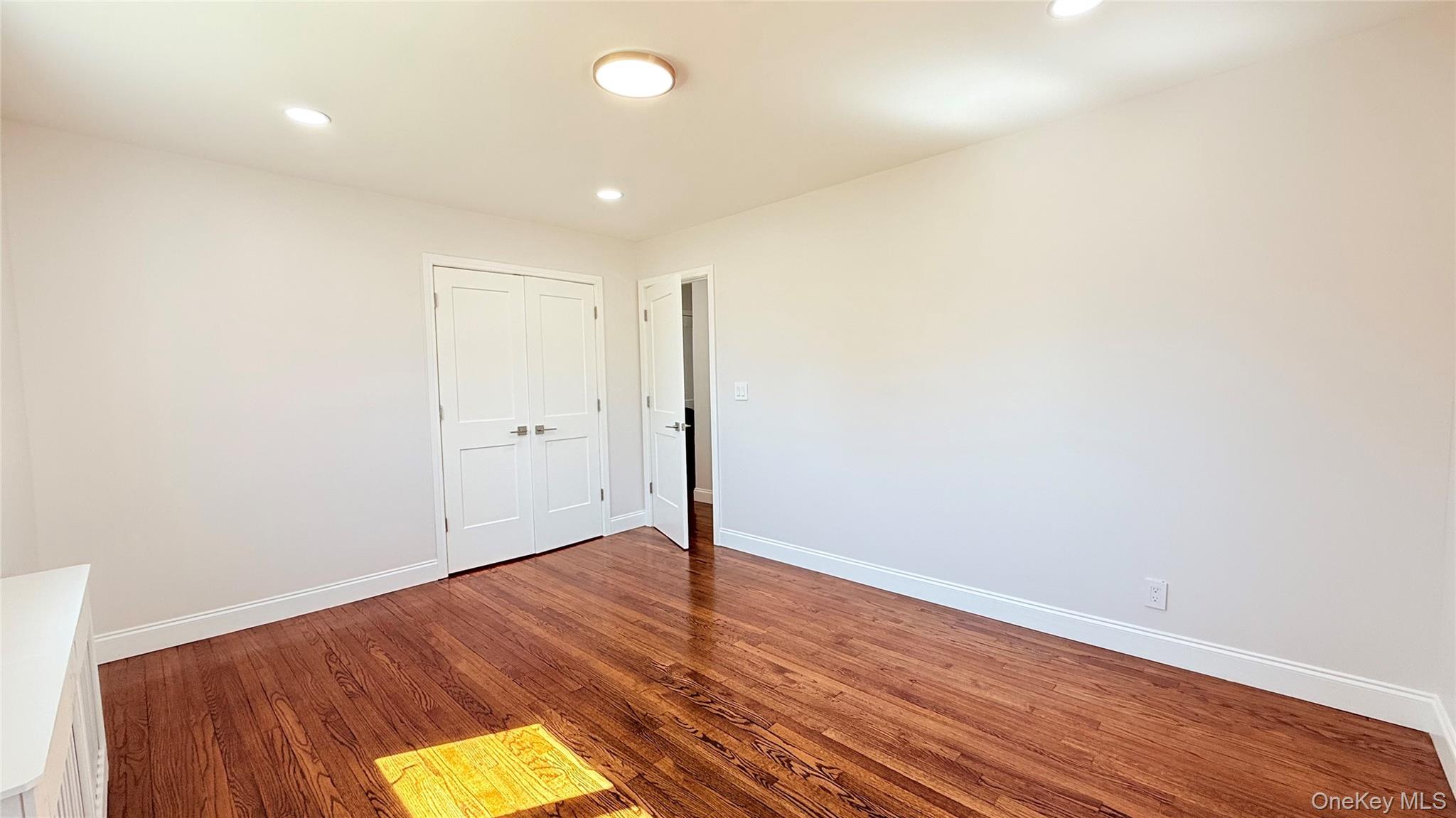 122 6th Street, Hicksville, NY 11801