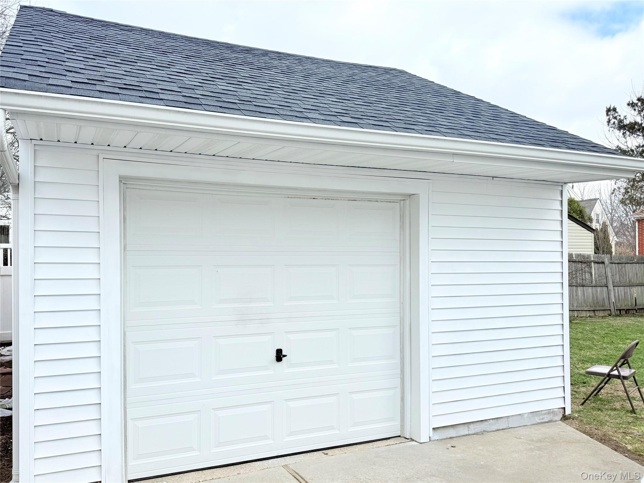 122 6th Street, Hicksville, NY 11801