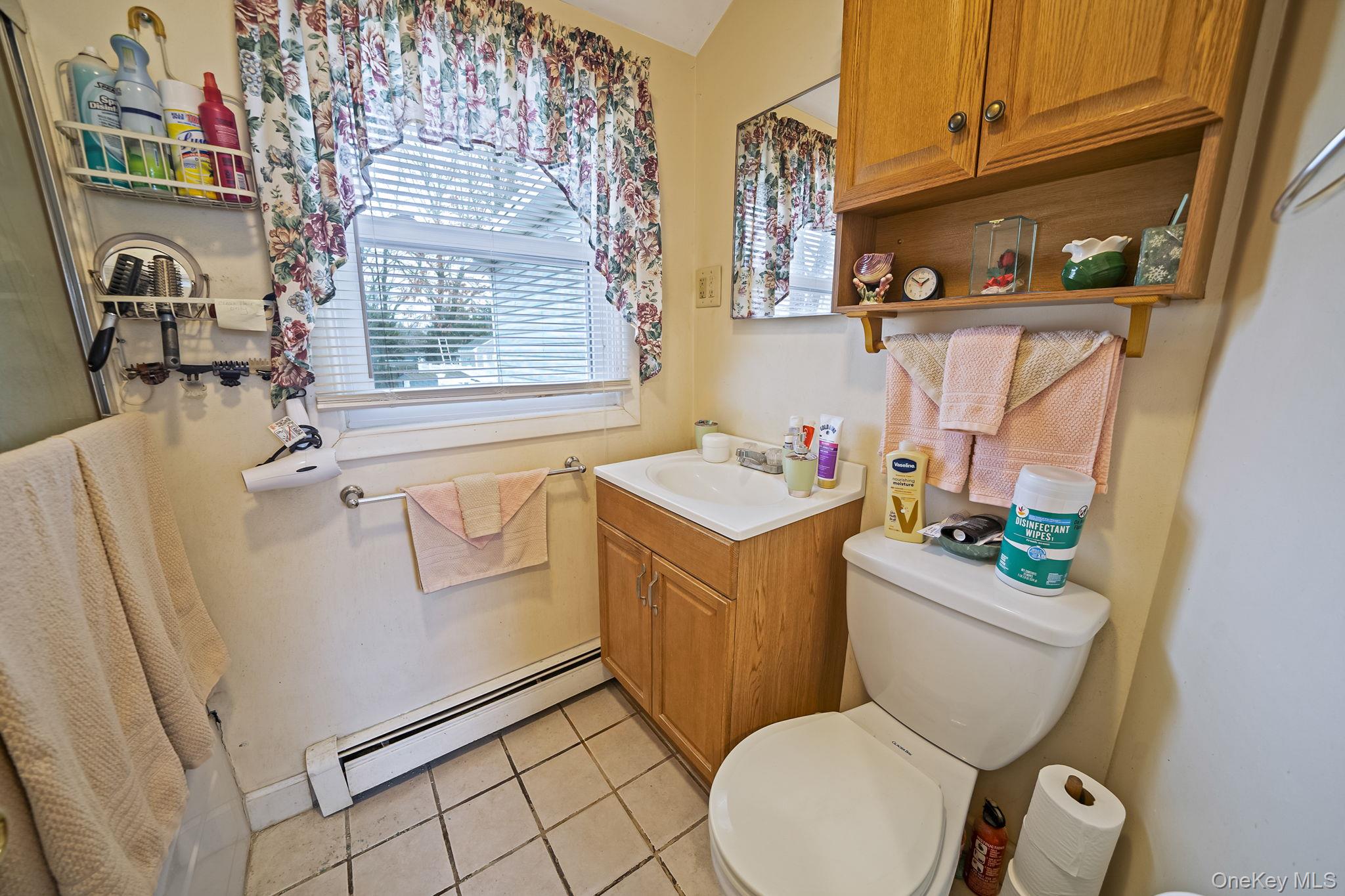 16 Rexmere Avenue, Farmingville, NY 11738