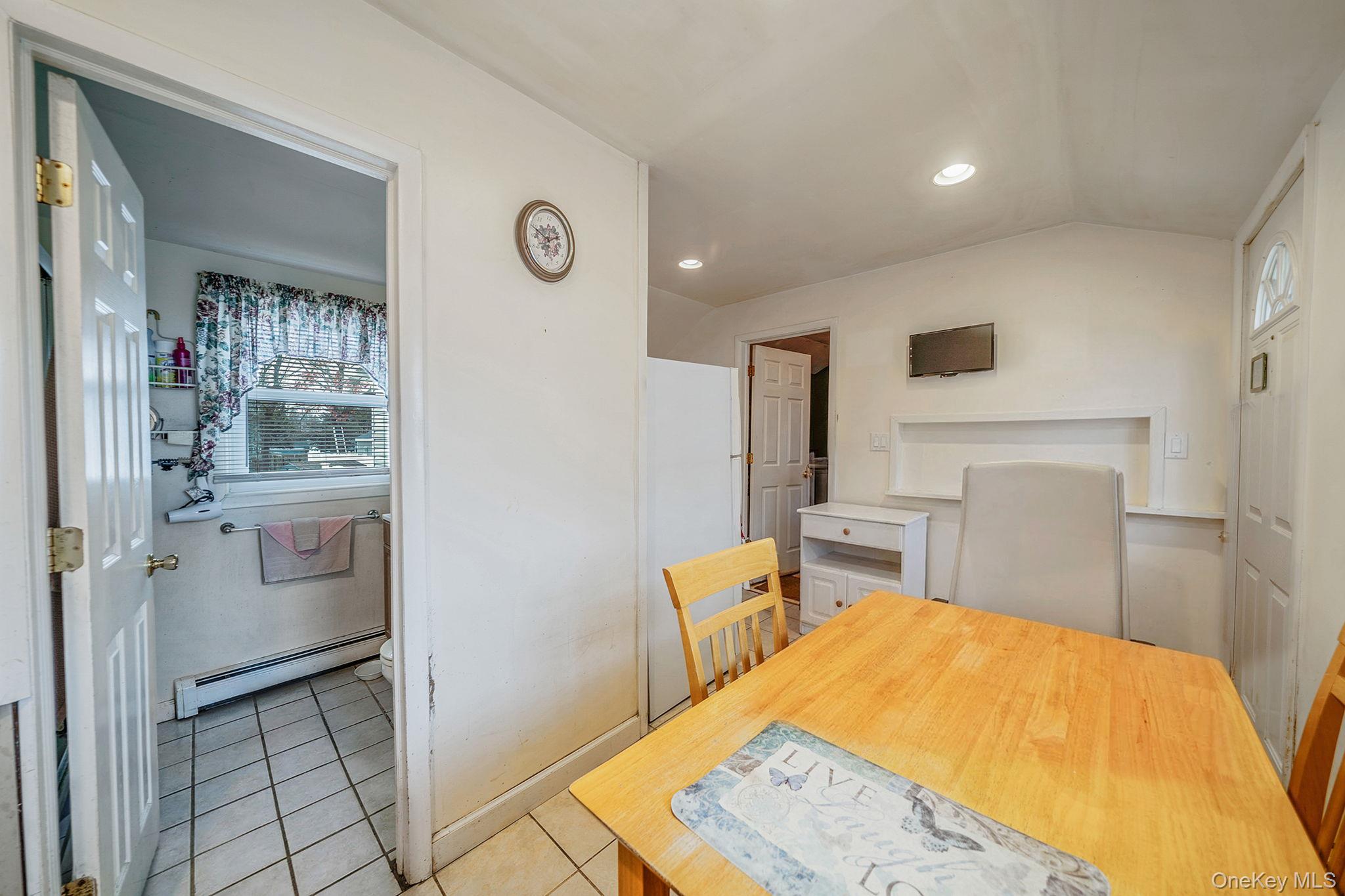 16 Rexmere Avenue, Farmingville, NY 11738