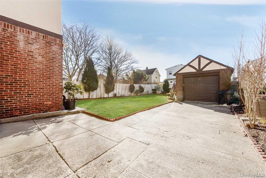 71 Davis Street, East Rockaway, NY 11518