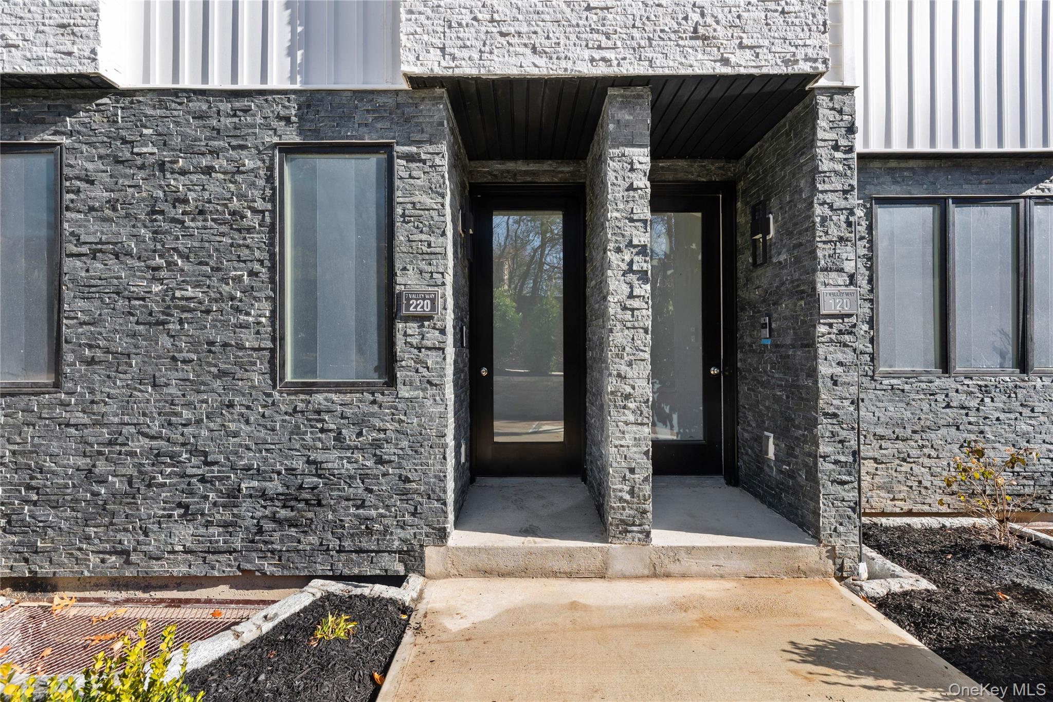 9 Valley Way # 320, Spring Valley, NY 10977