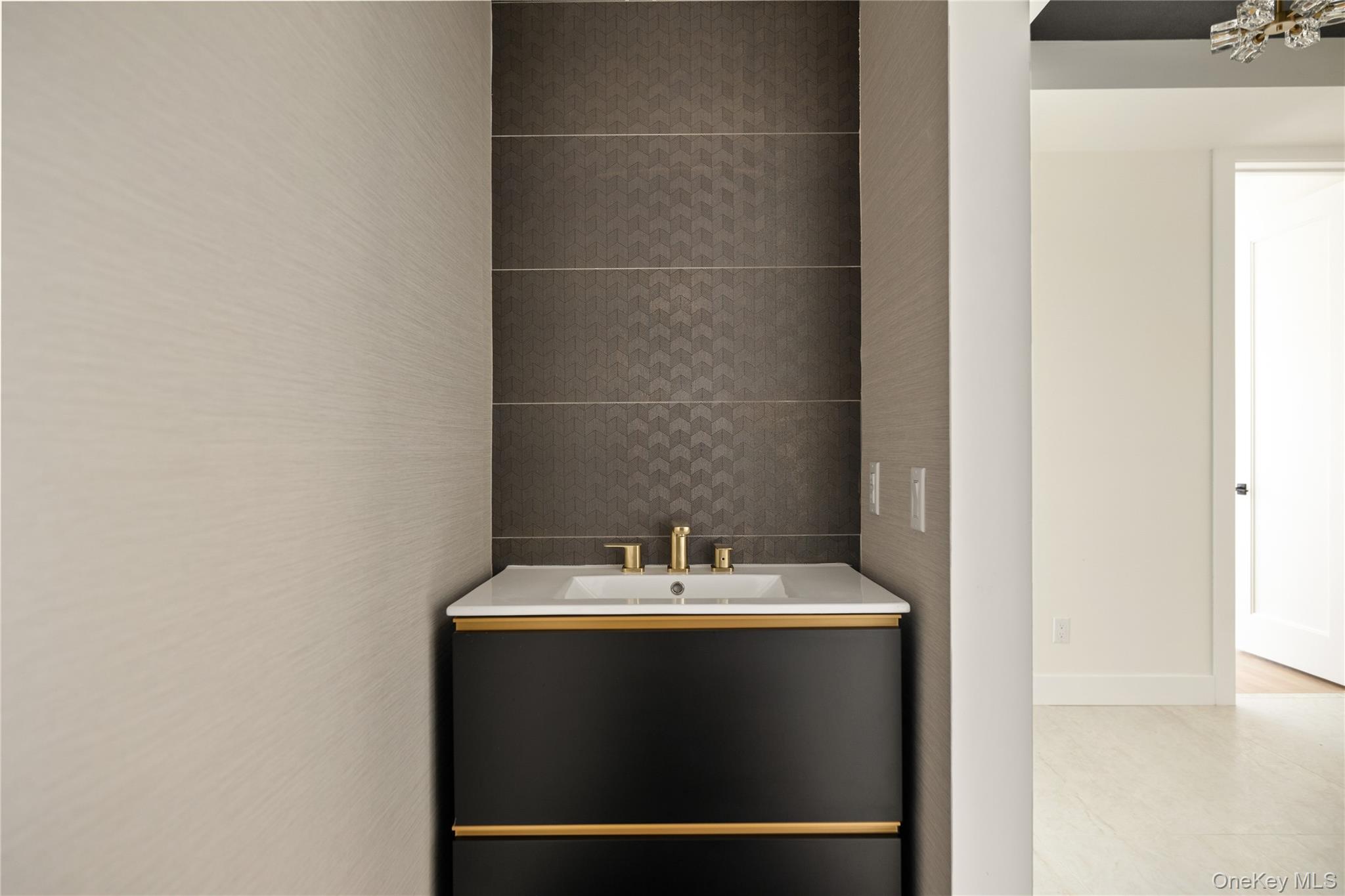 9 Valley Way # 320, Spring Valley, NY 10977