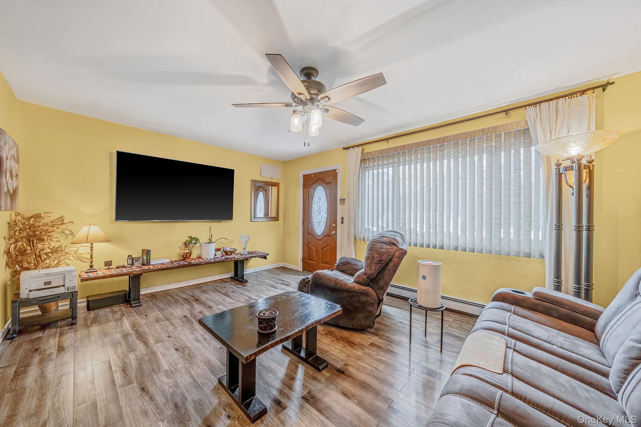 15 Carr Lane, Medford, NY 11763