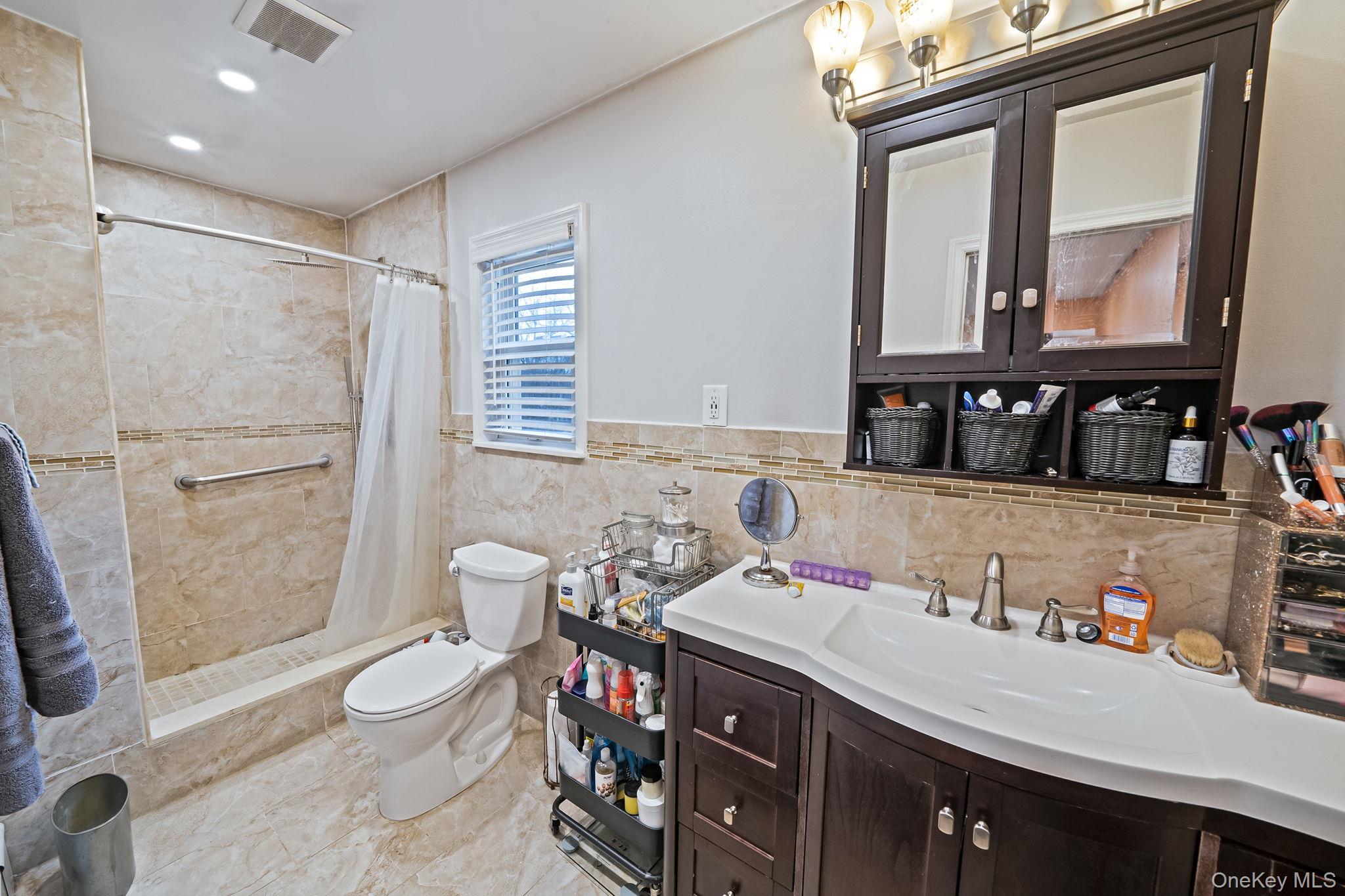 15 Carr Lane, Medford, NY 11763