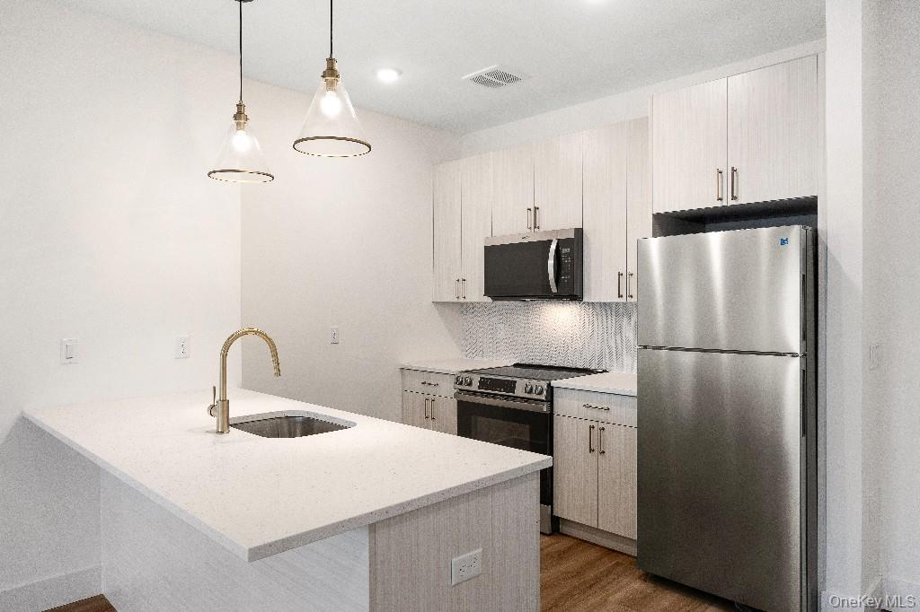 306 Bluestone Court # 223, Maybrook, NY 12543