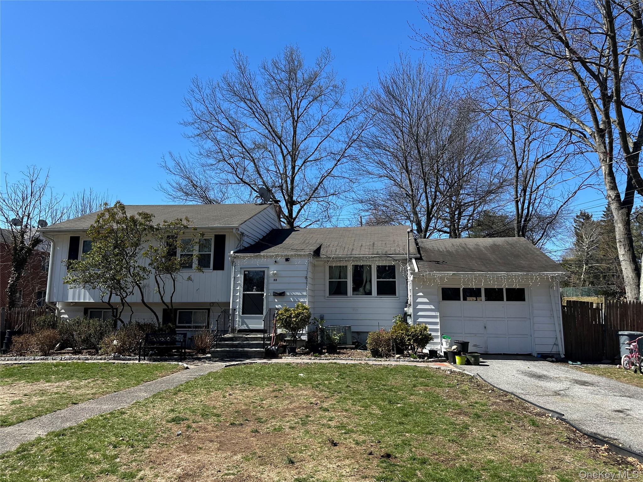 182 N Middletown Road, Pearl River, NY 10965