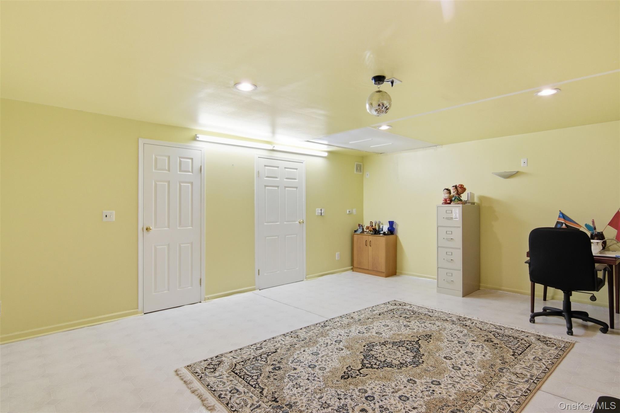 11 Royal Drive, Coram, NY 11727