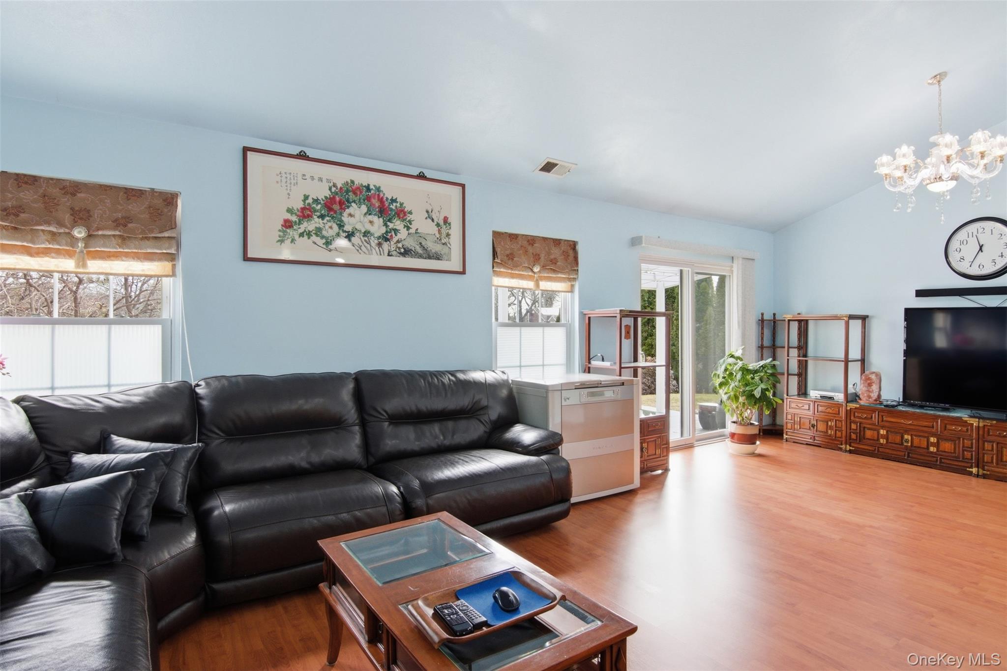 11 Royal Drive, Coram, NY 11727