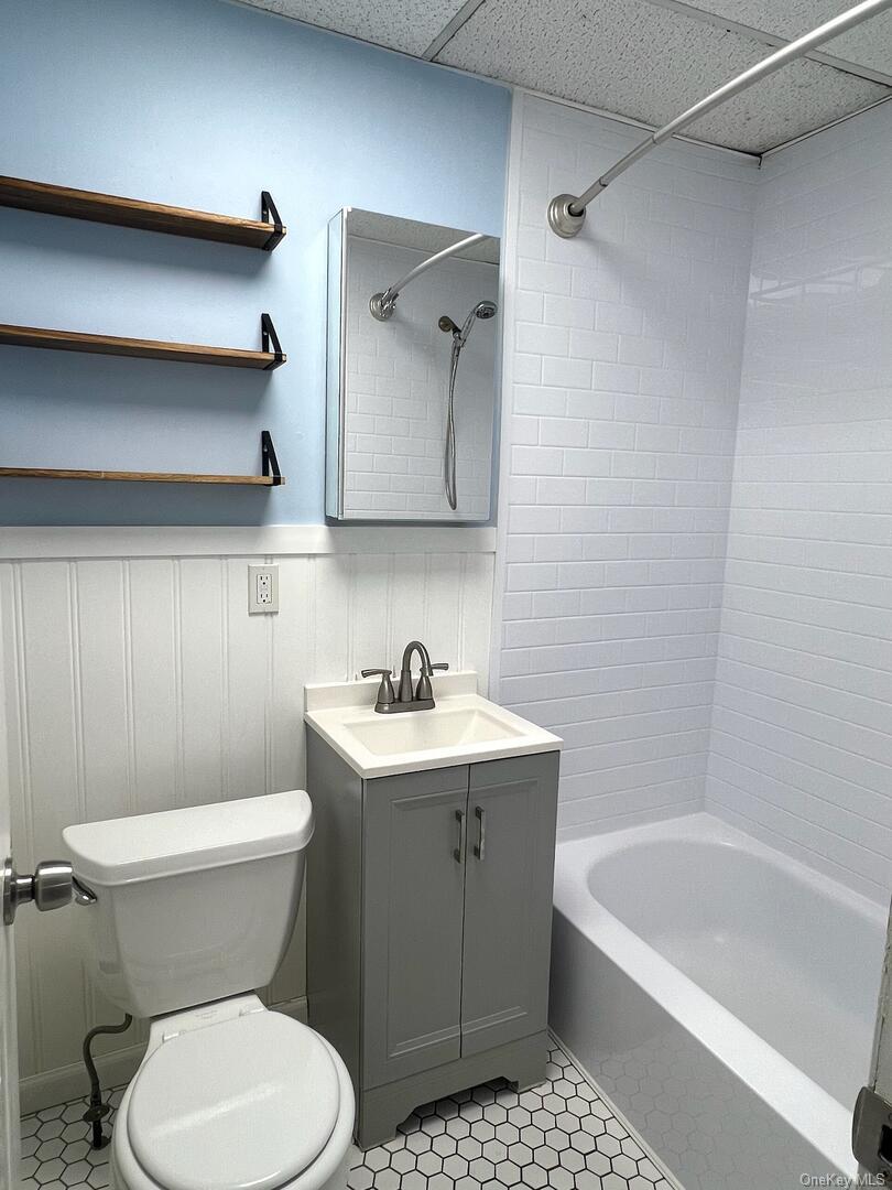 39 Chapman Place # 1, Bay Shore, NY 11706