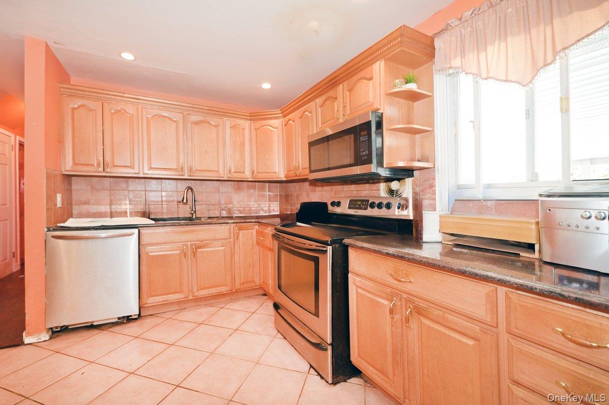 313 Warren Street, West Babylon, NY 11704