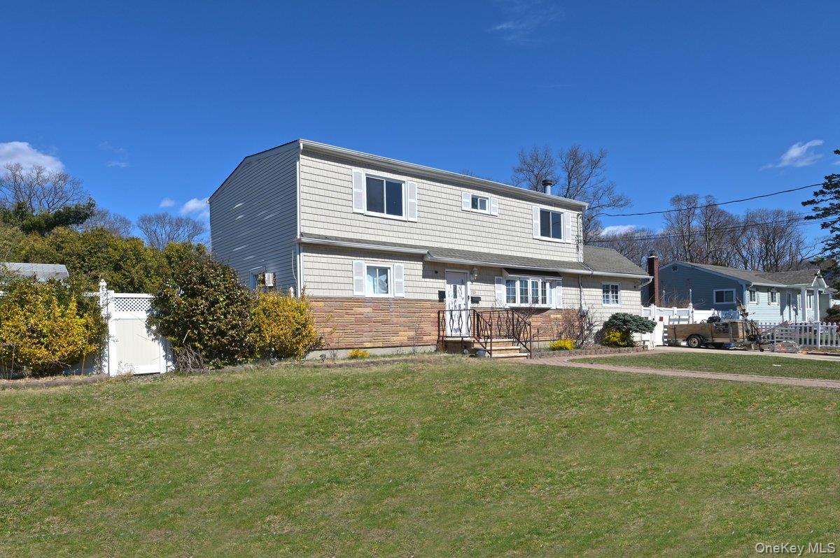 313 Warren Street, West Babylon, NY 11704