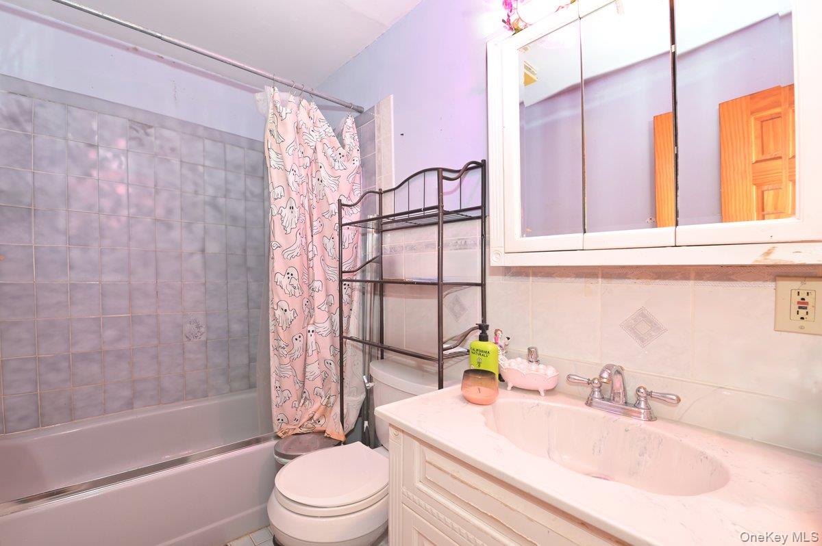 313 Warren Street, West Babylon, NY 11704