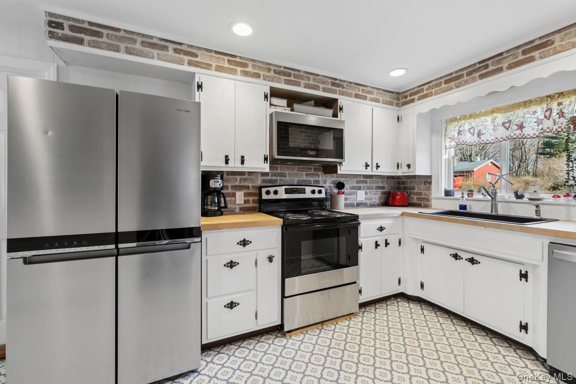 51 Lockitt Drive, Riverhead, NY 11901