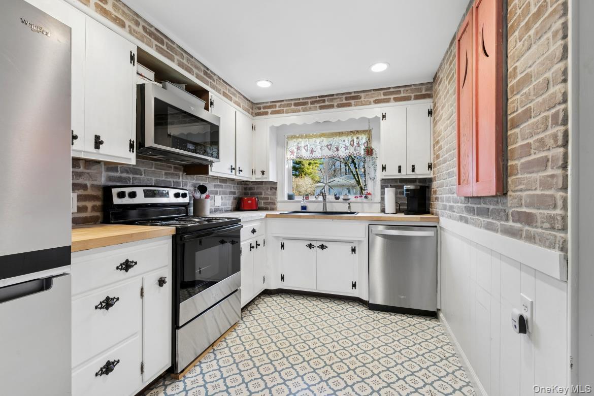 51 Lockitt Drive, Riverhead, NY 11901