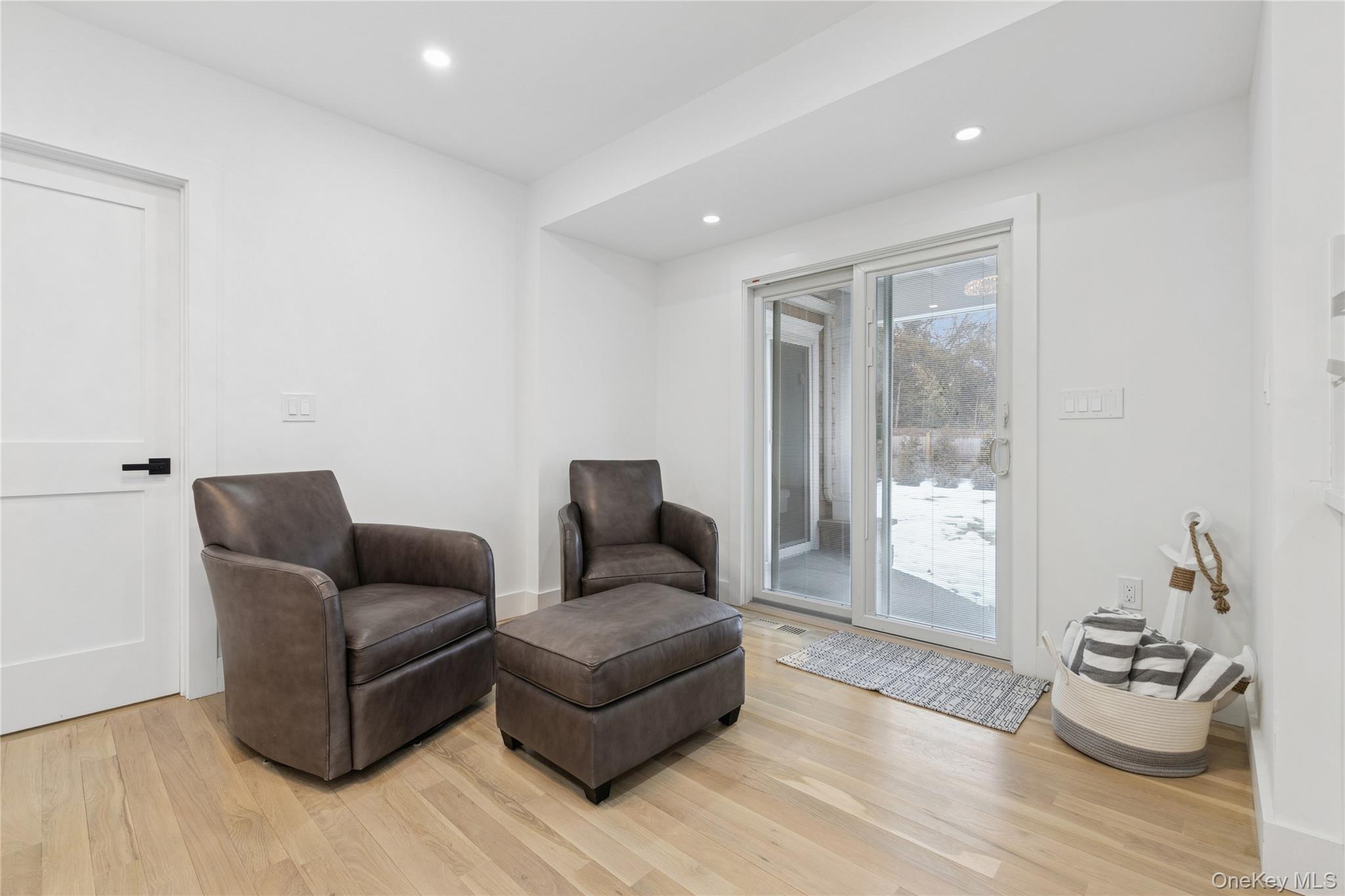 10 Sagamore Road, Hampton Bays, NY 11946