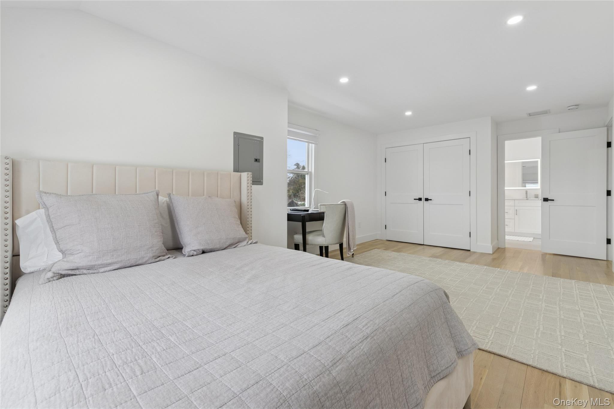 10 Sagamore Road, Hampton Bays, NY 11946