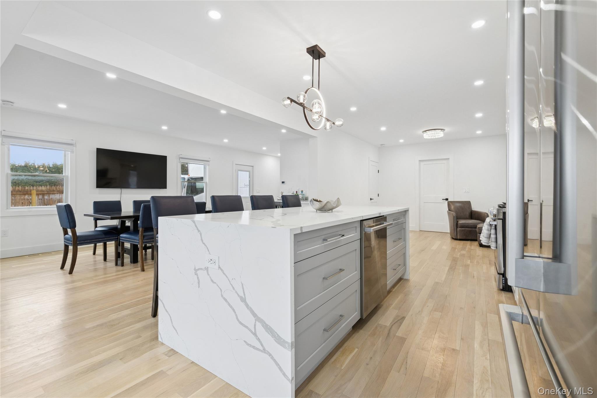 10 Sagamore Road, Hampton Bays, NY 11946