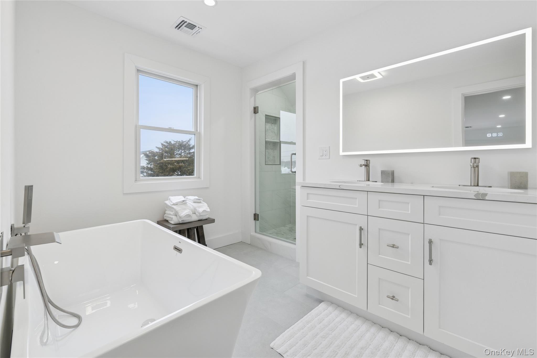 10 Sagamore Road, Hampton Bays, NY 11946