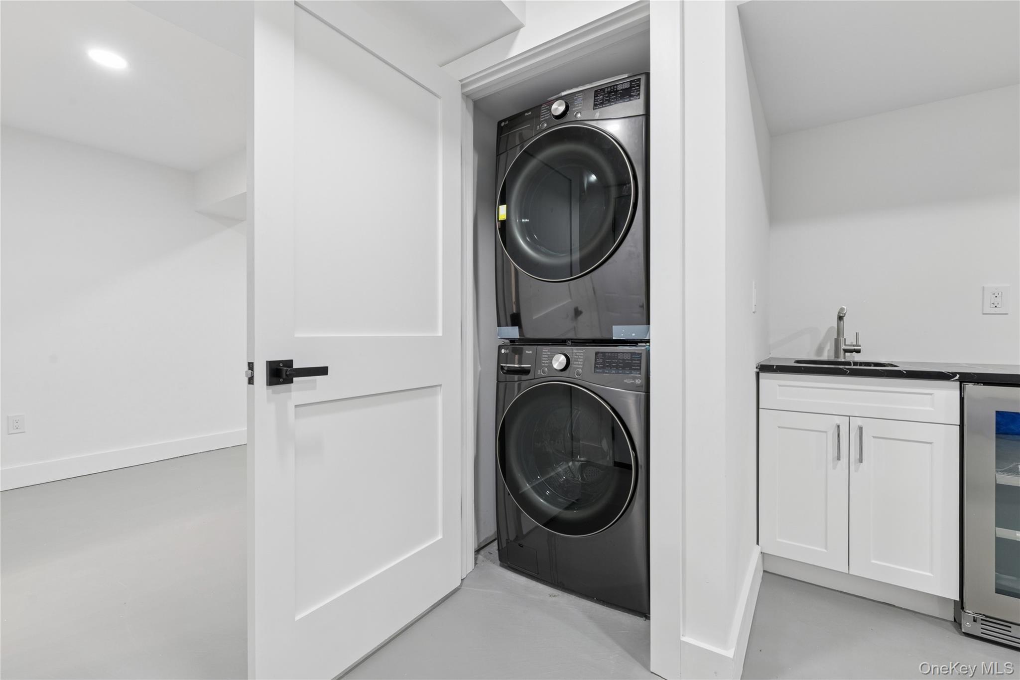 10 Sagamore Road, Hampton Bays, NY 11946