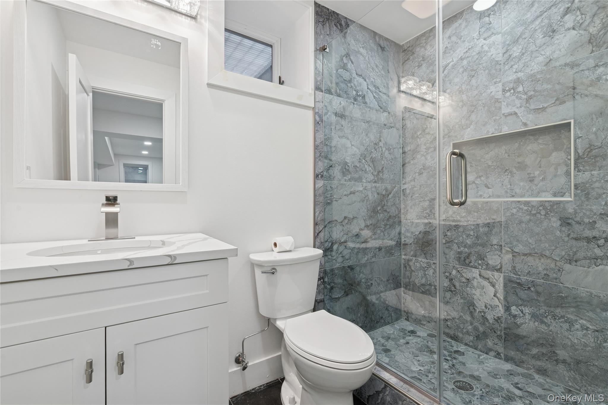 10 Sagamore Road, Hampton Bays, NY 11946