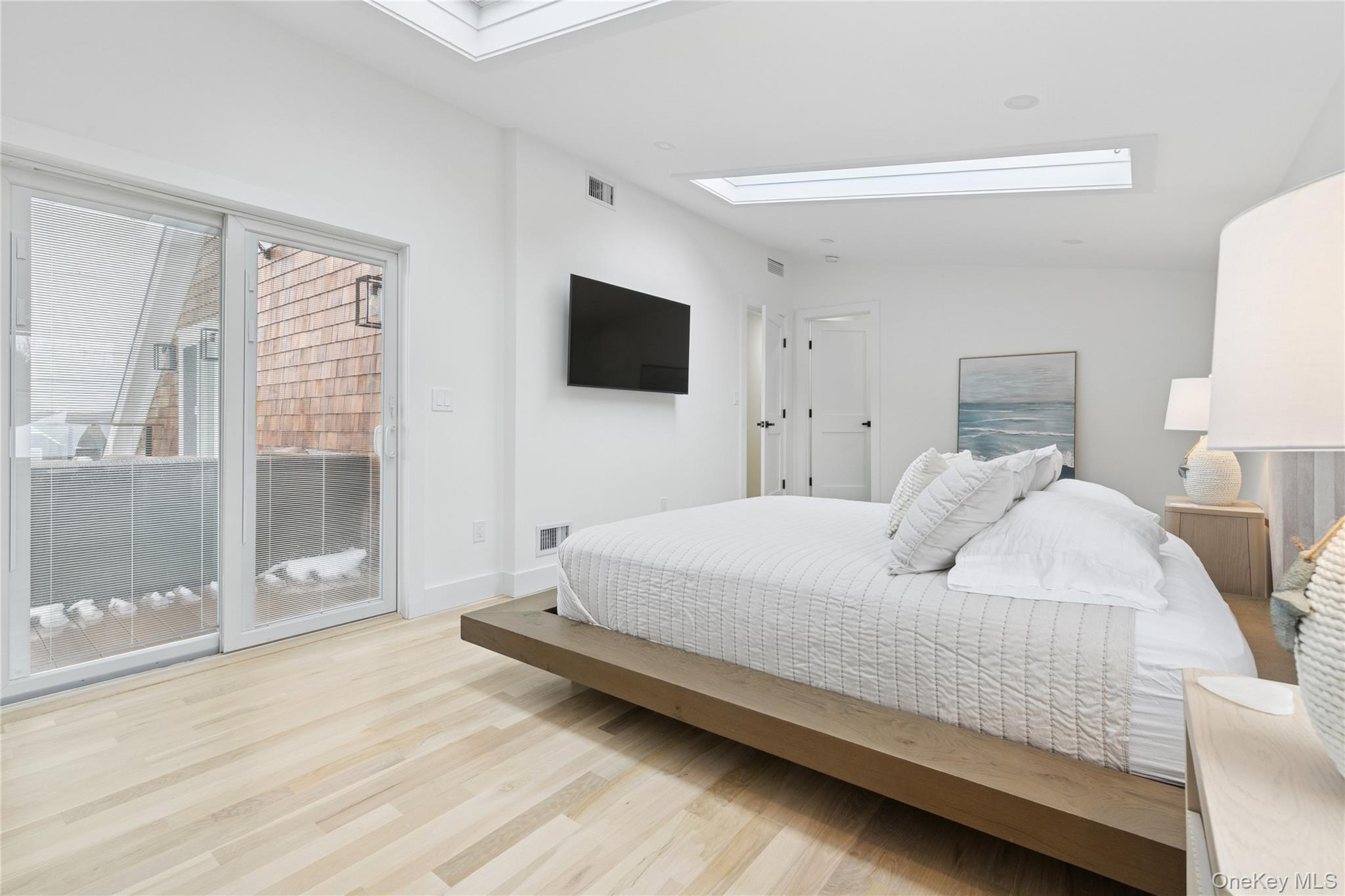 10 Sagamore Road, Hampton Bays, NY 11946