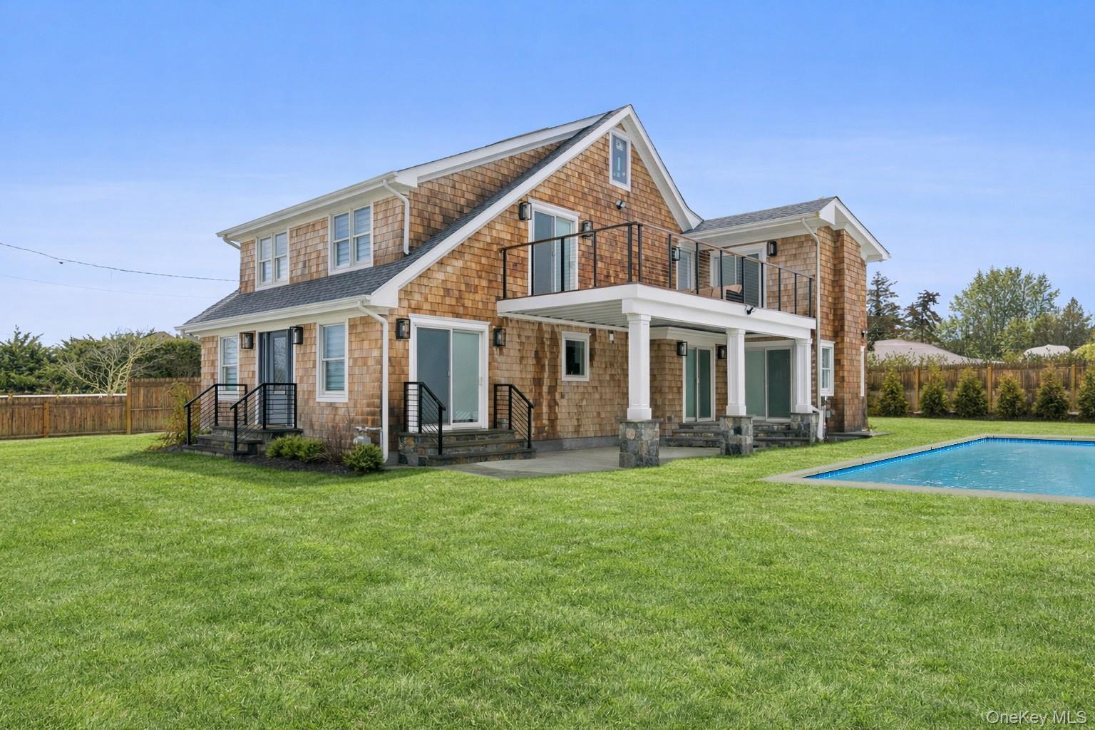 10 Sagamore Road, Hampton Bays, NY 11946