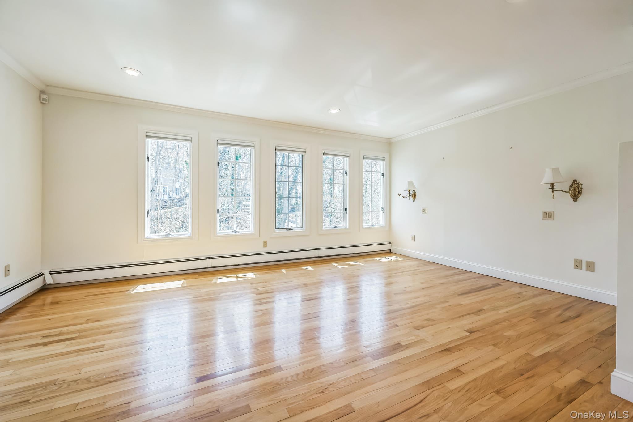 3 Glen Way, Cold Spring Harbor, NY 11724