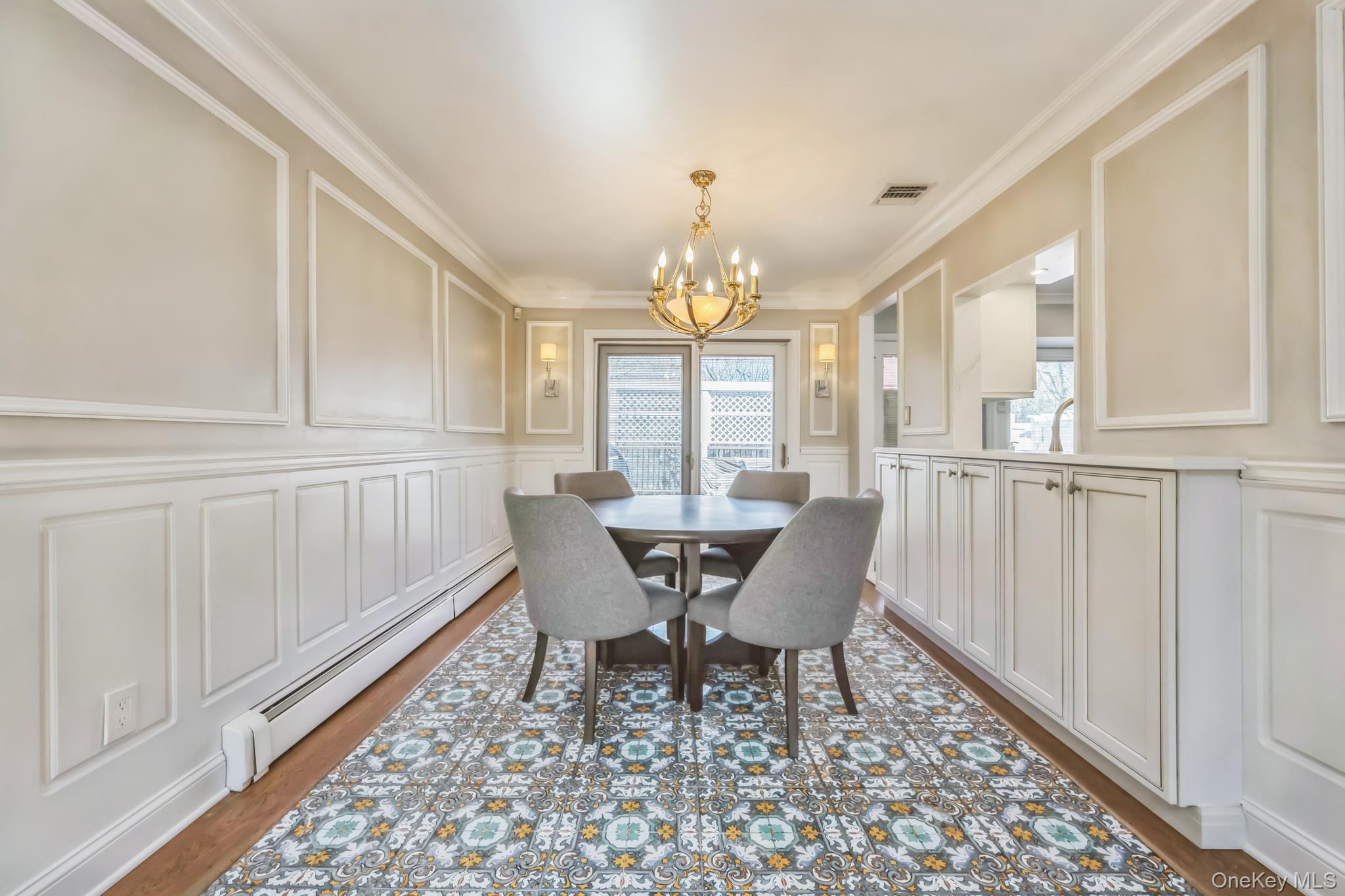 3 Glen Way, Cold Spring Harbor, NY 11724